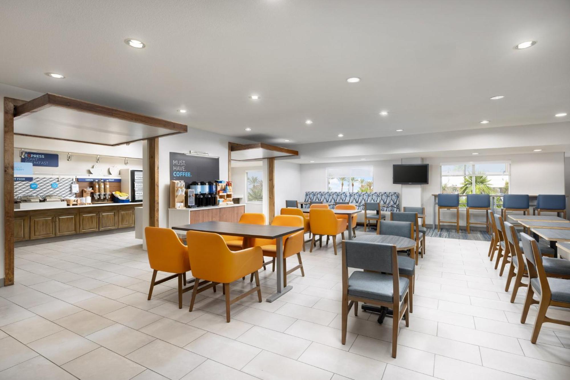Holiday Inn Express Las Vegas Stadium Area By Ihg Exterior photo