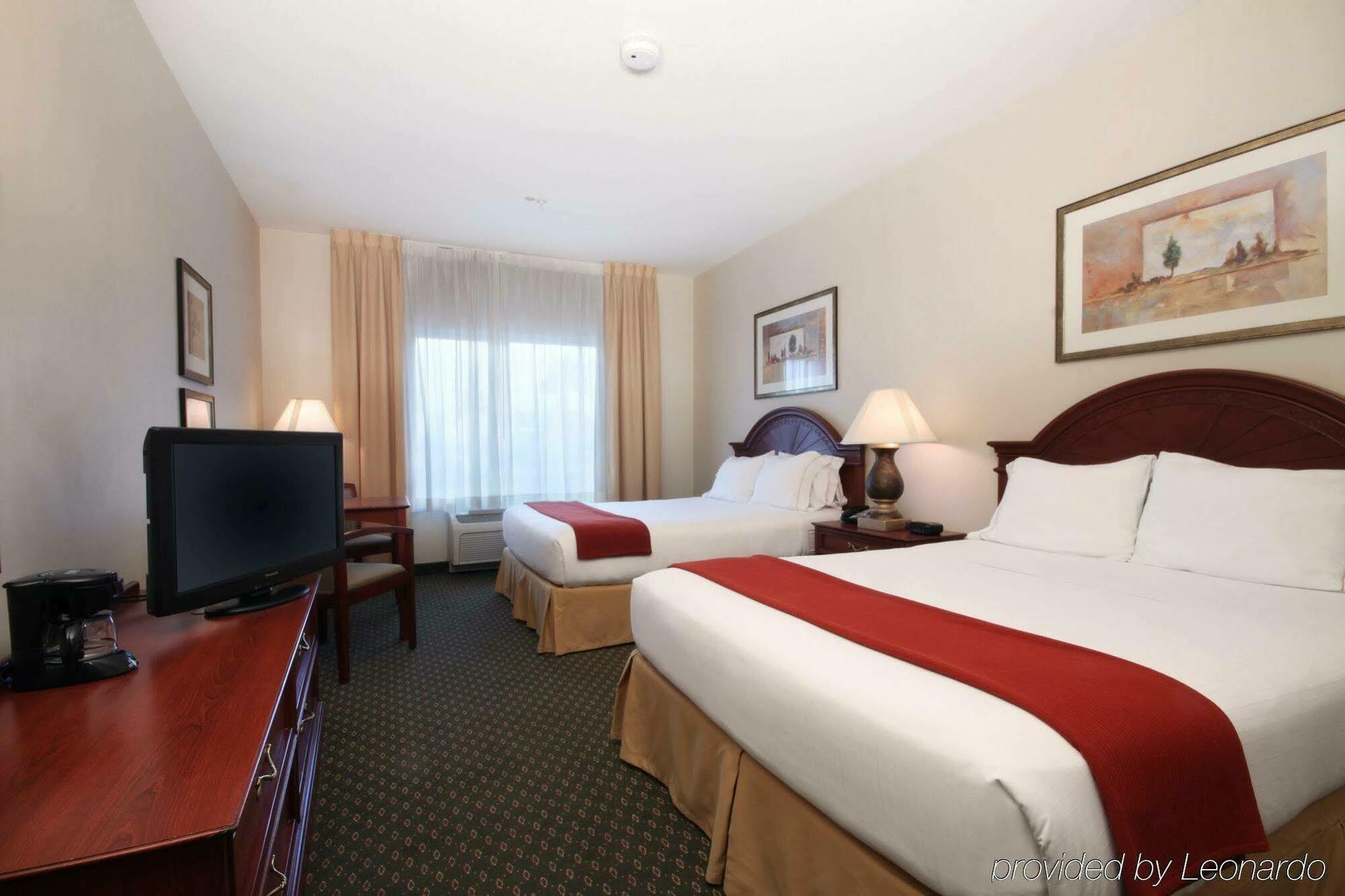 Holiday Inn Express Las Vegas Stadium Area By Ihg Room photo